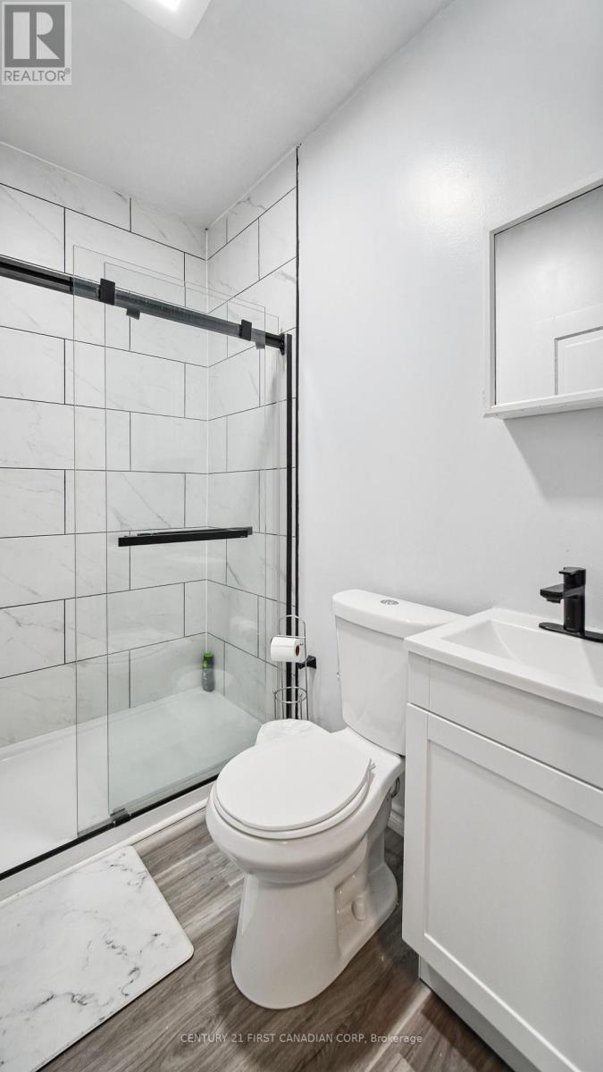 417 Grey Street Property Photo 25