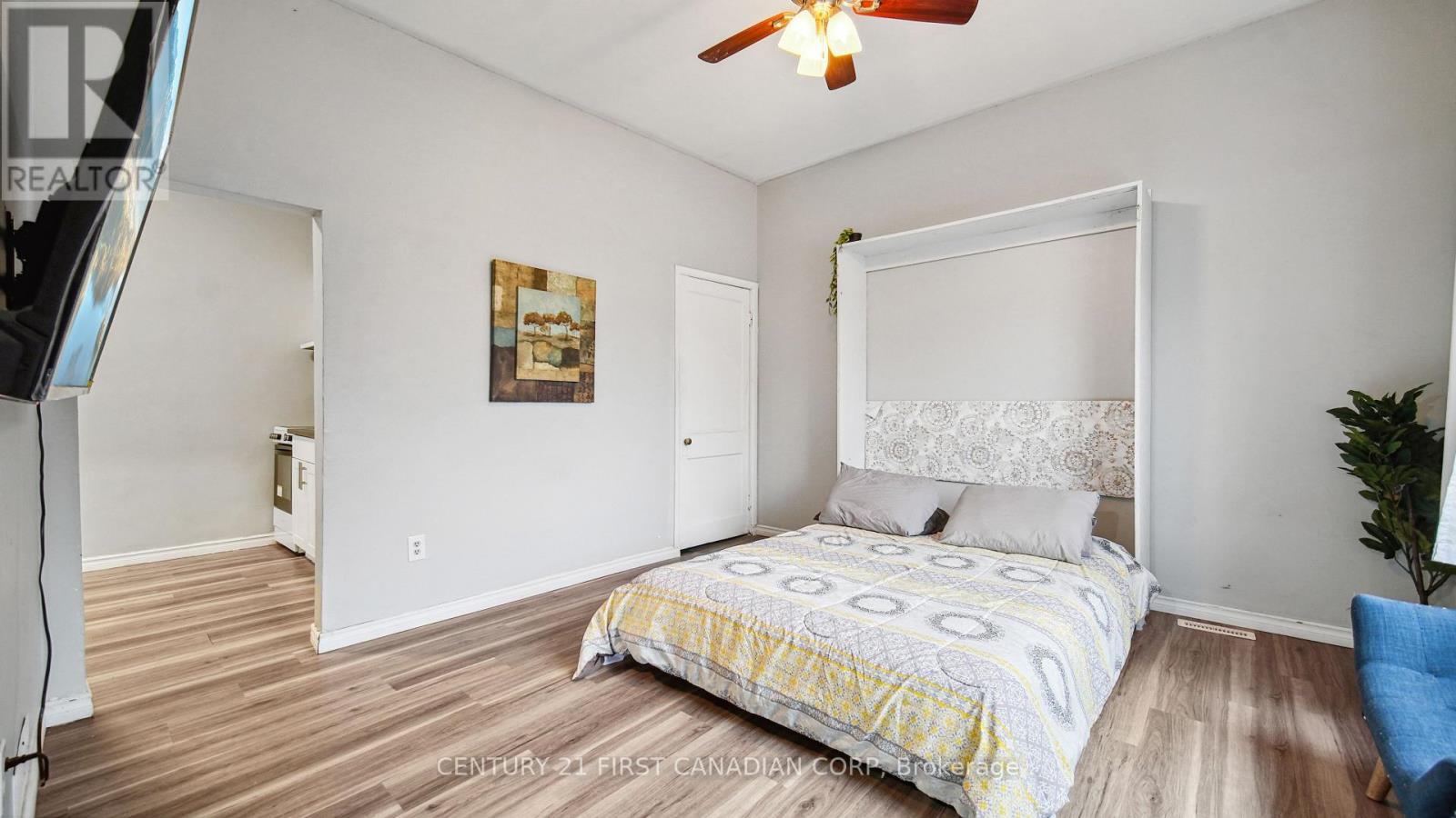 417 Grey Street Property Photo 26