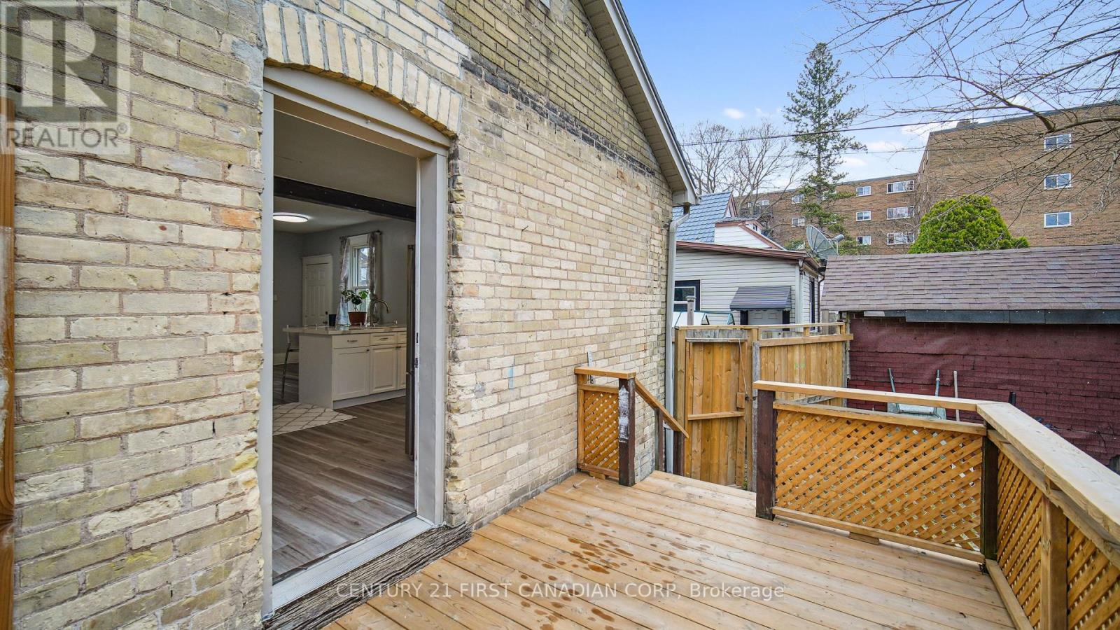 417 Grey Street Property Photo 33