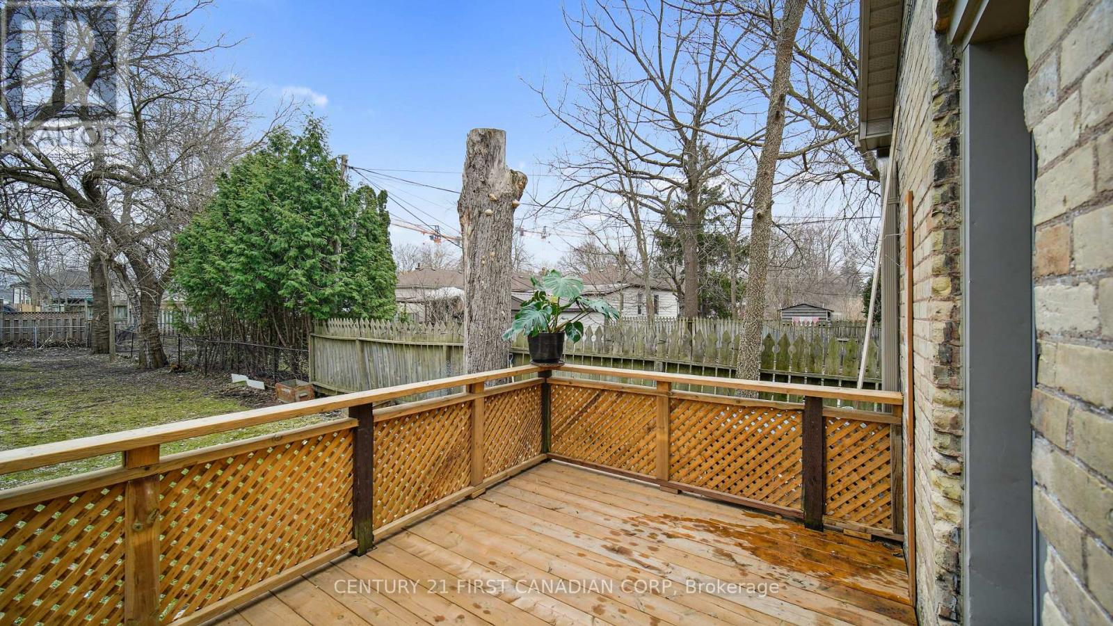 417 Grey Street Property Photo 34