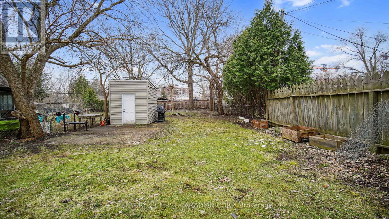 417 Grey Street Property Photo 35