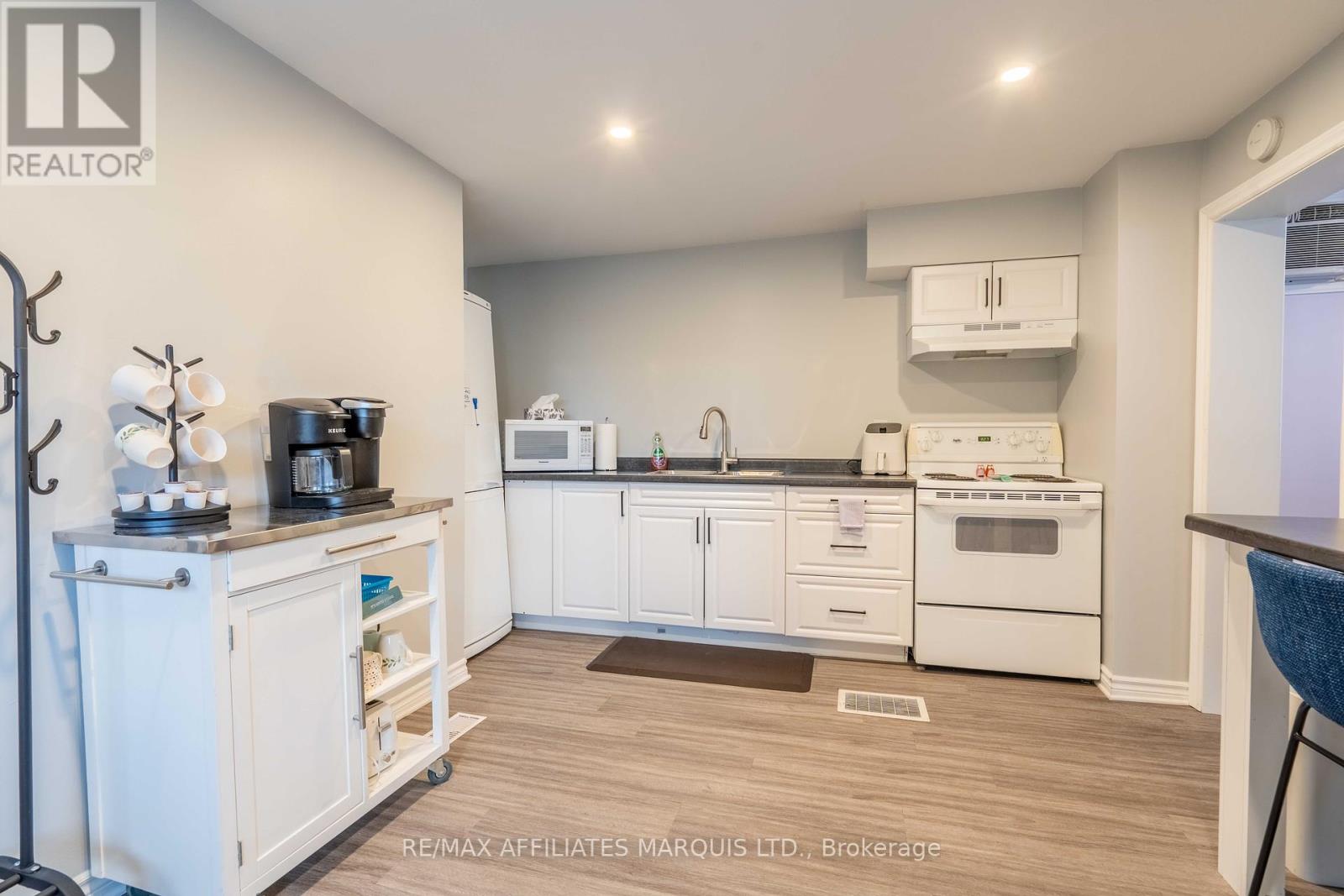 115 Louisa Street Property Photo 10