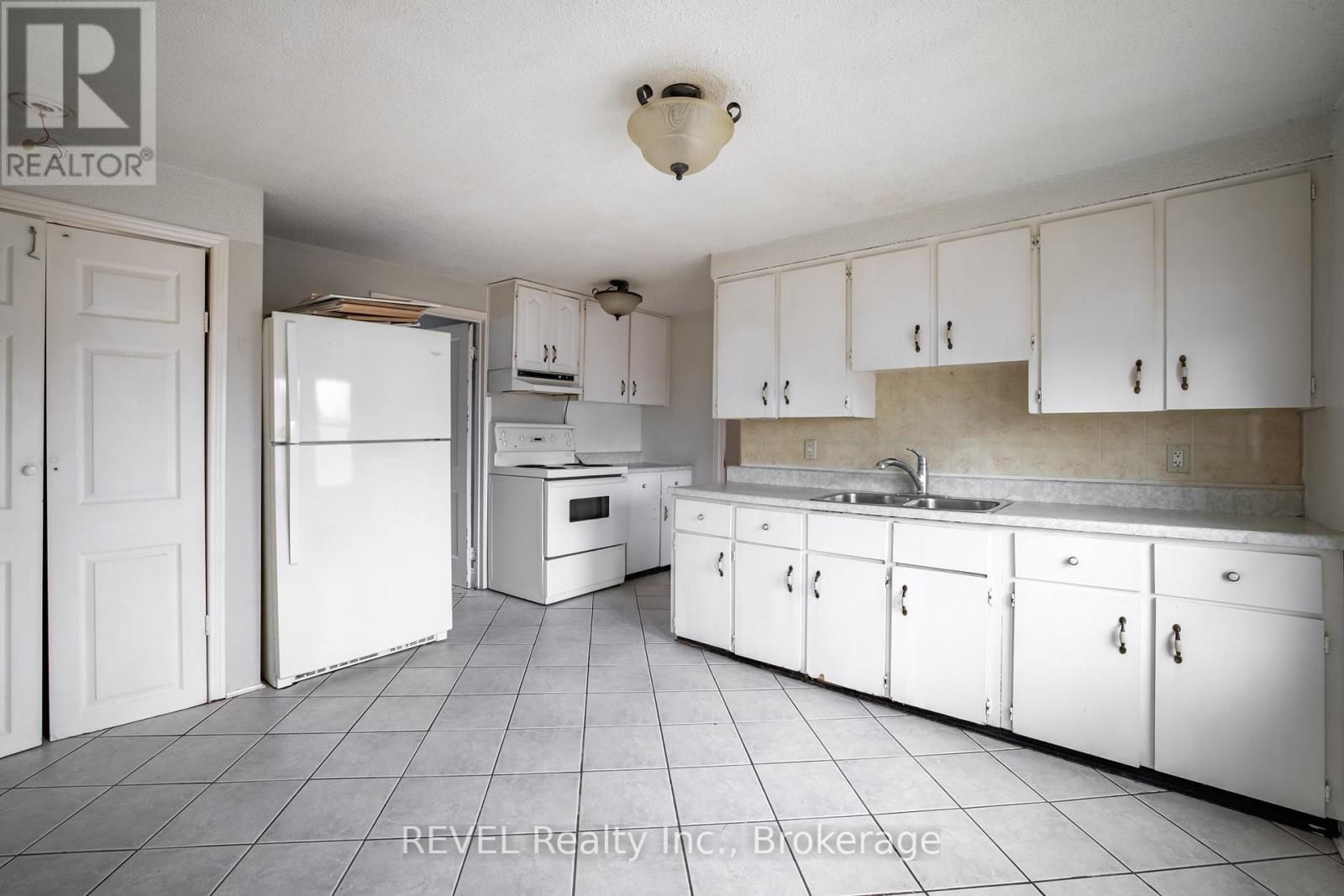 66 Lillian Place Property Photo 6