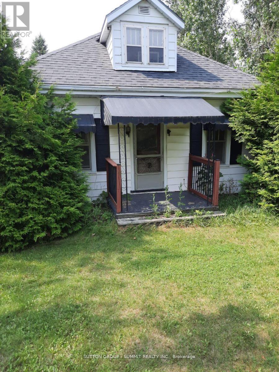 663 County Rd 15 Property Photo 2