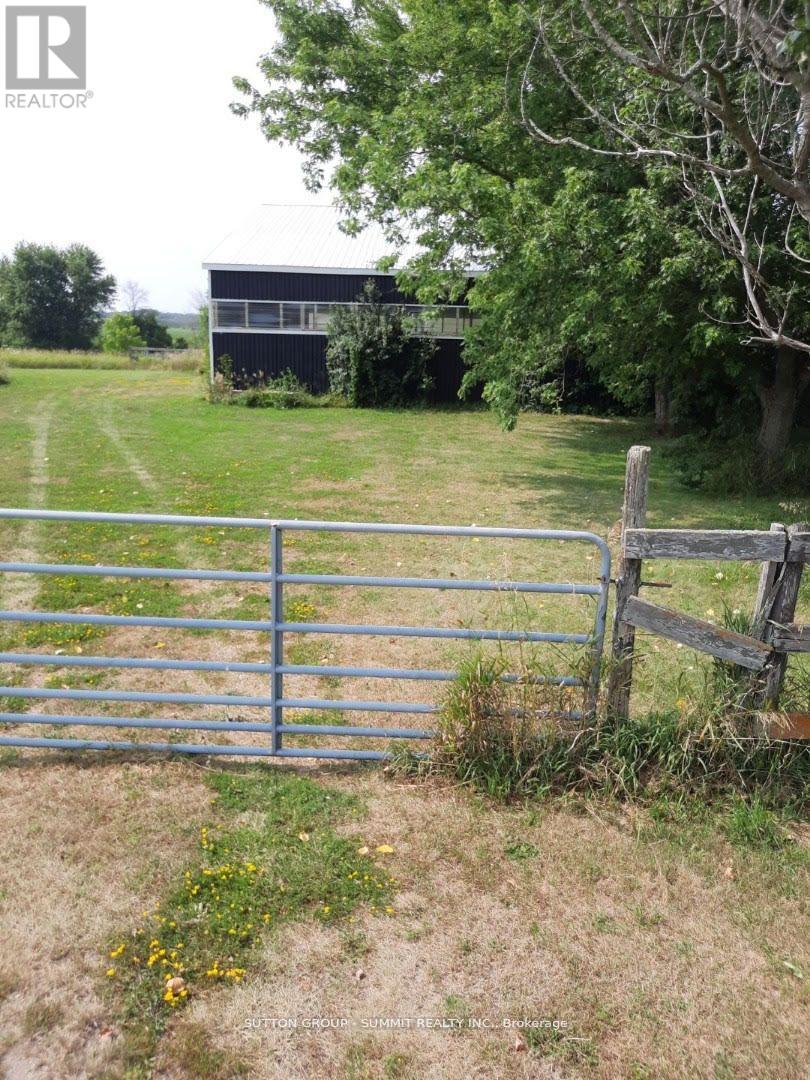 663 County Rd 15 Property Photo 3