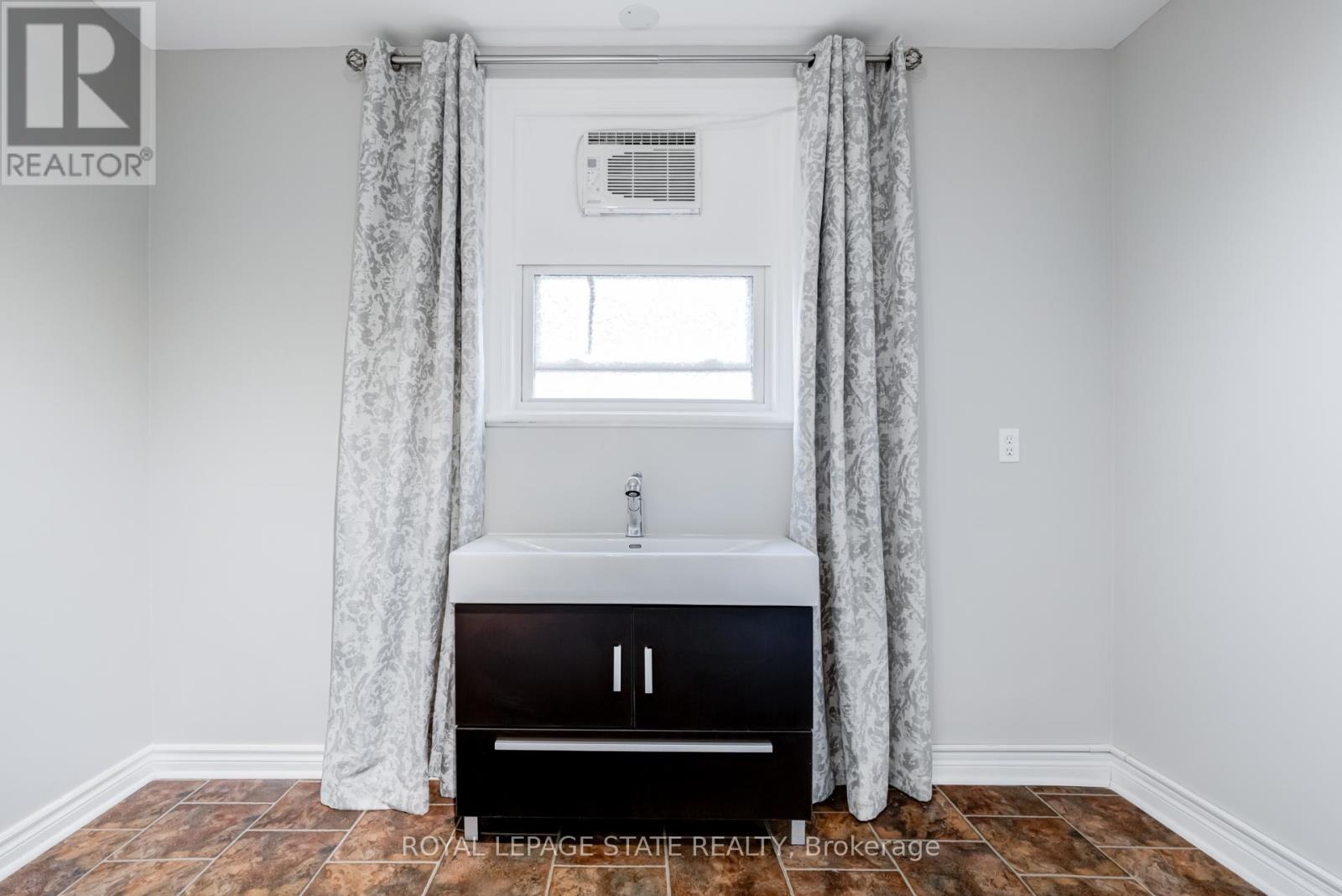 15 Empress Avenue Property Photo 11