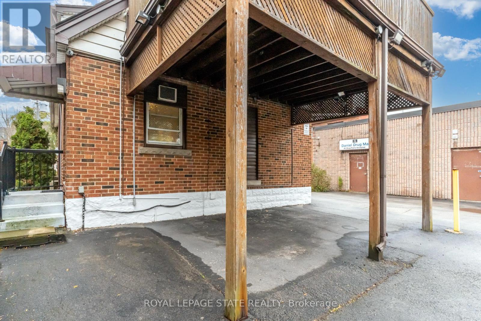 15 Empress Avenue Property Photo 36