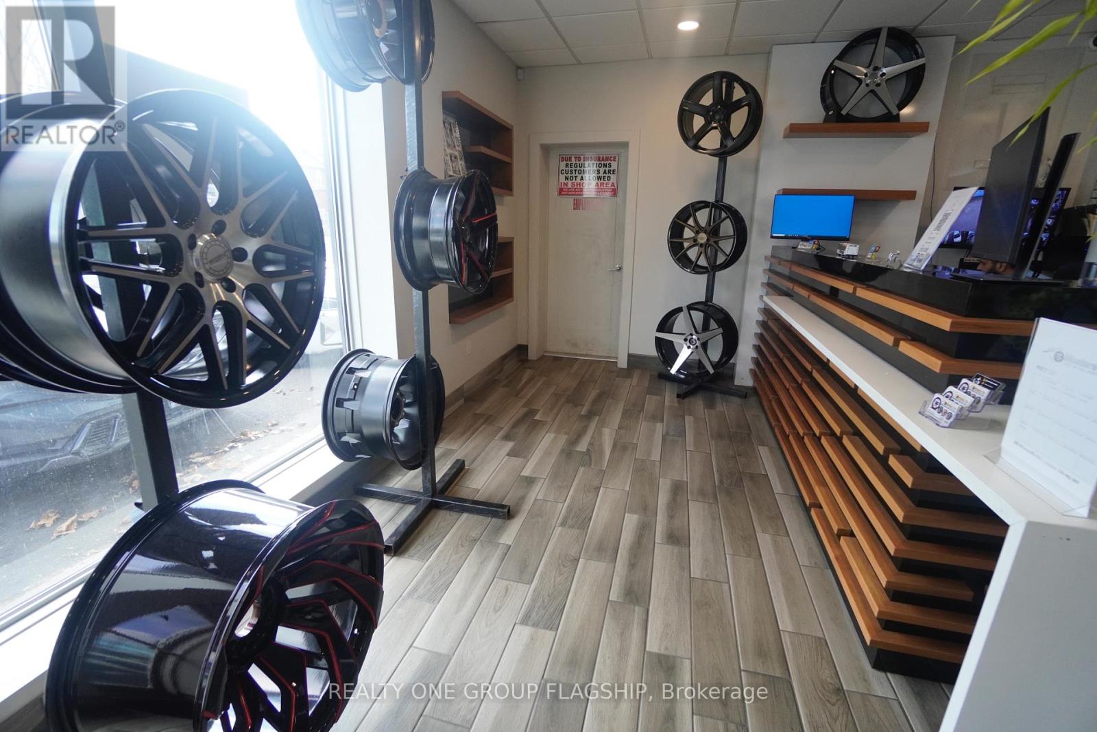 205 Wharncliffe Road S Property Photo 8