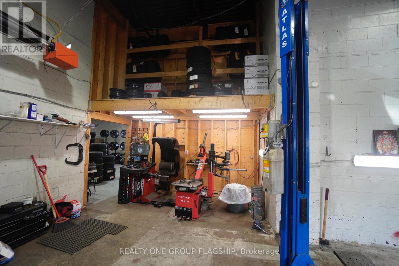 205 Wharncliffe Road S Property Photo 18