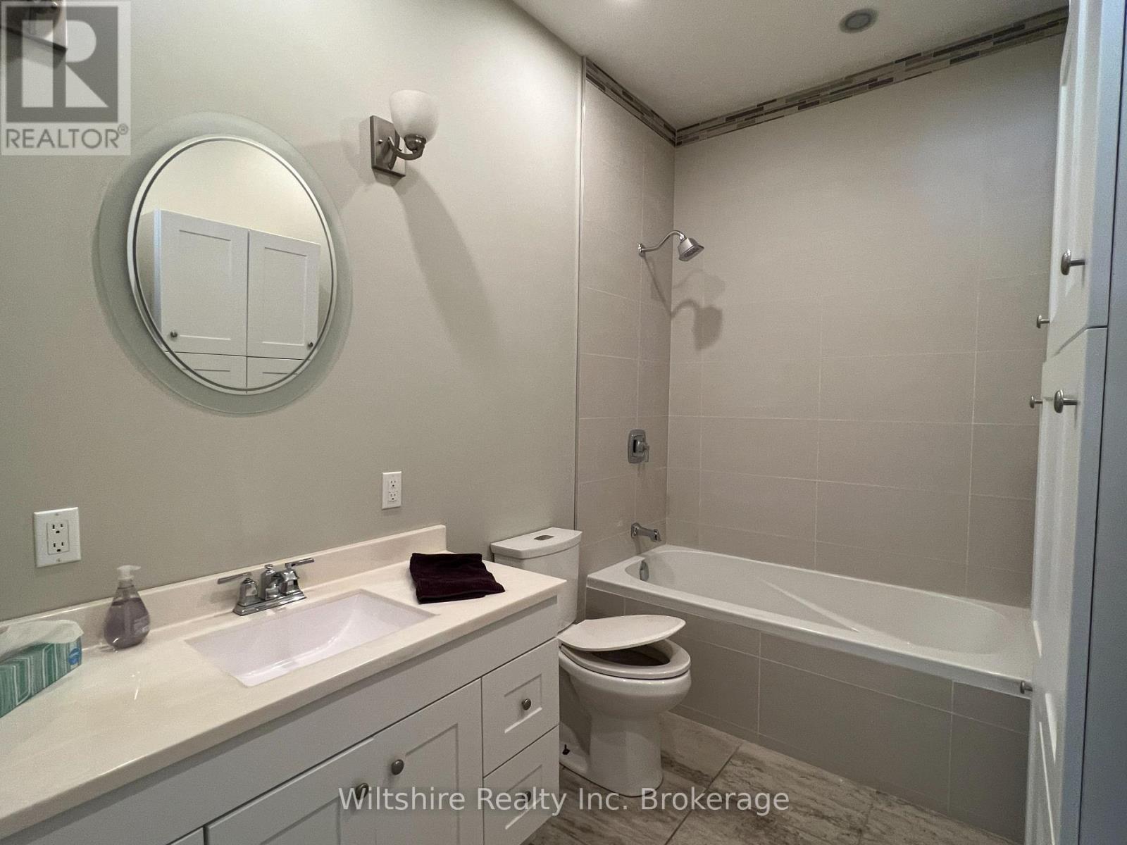 407 Main Street E Property Photo 14
