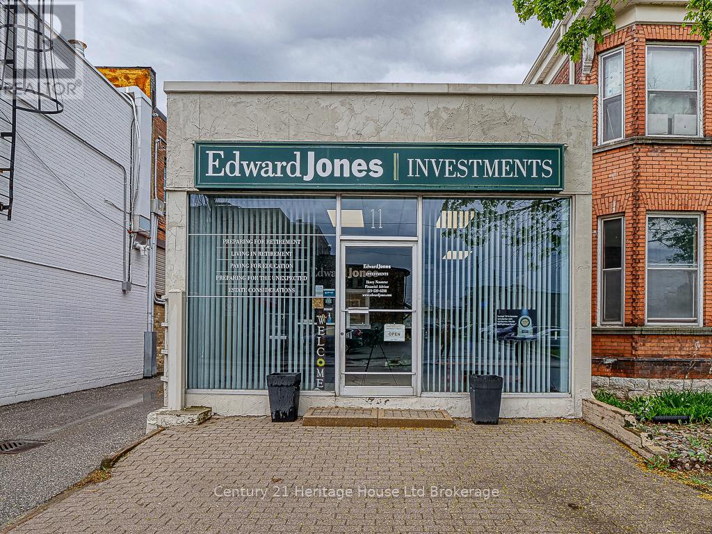 11 Riddell St Property Photo 3