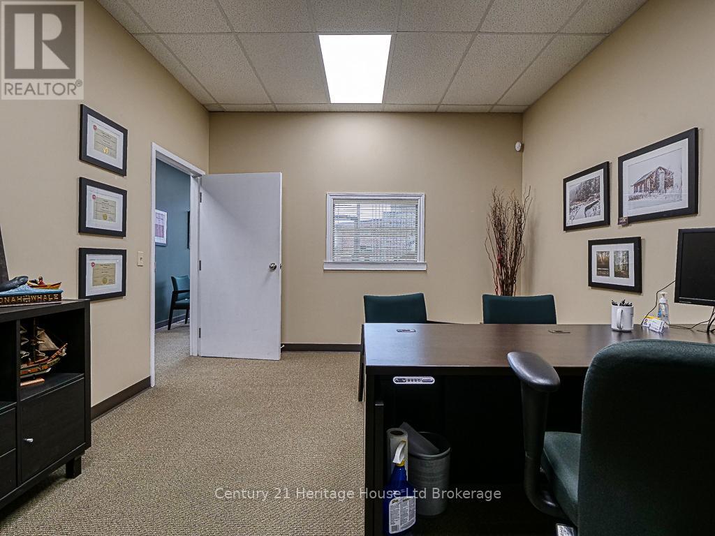 11 Riddell St Property Photo 15