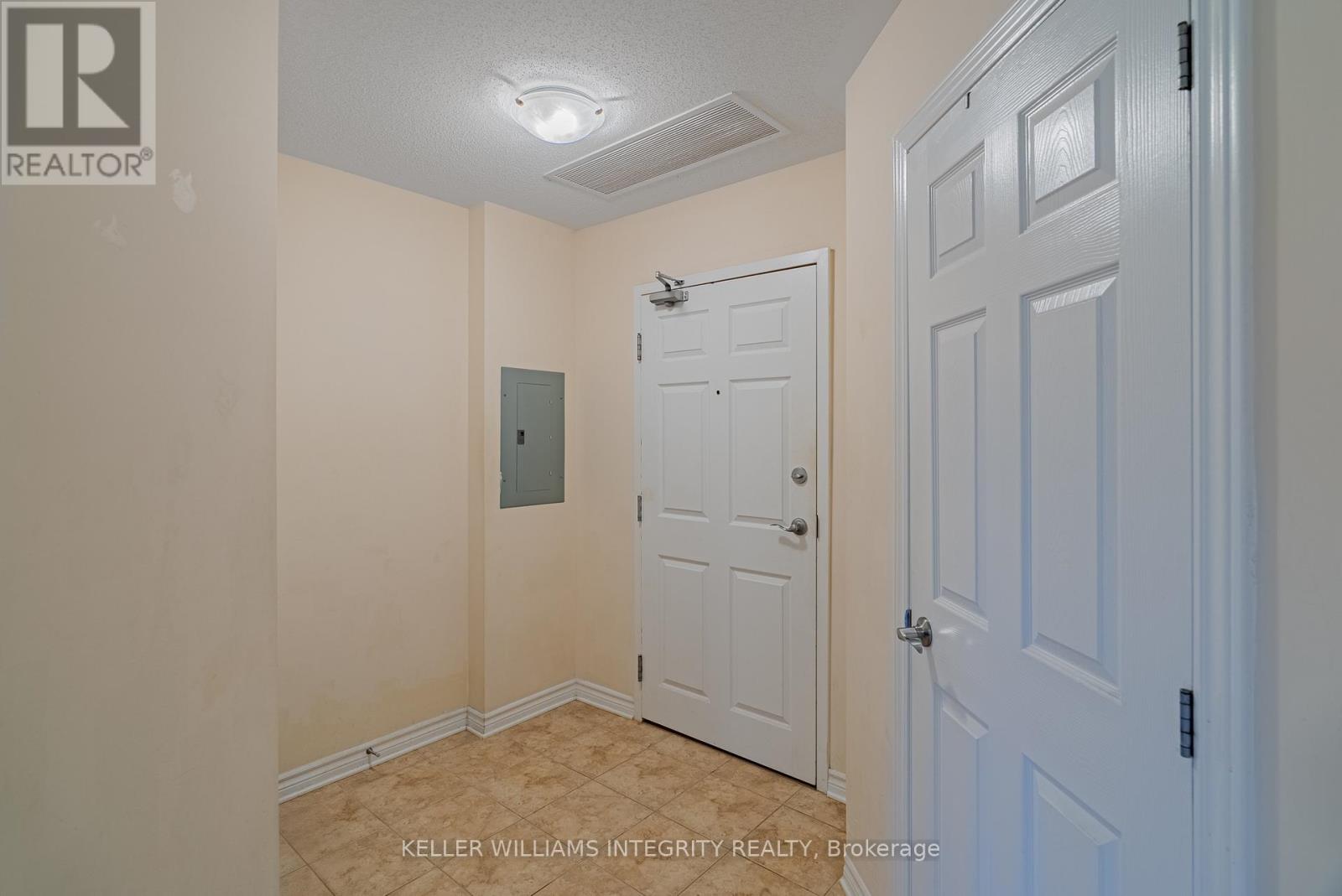 103 - 160 Guelph Priv Property Photo 5
