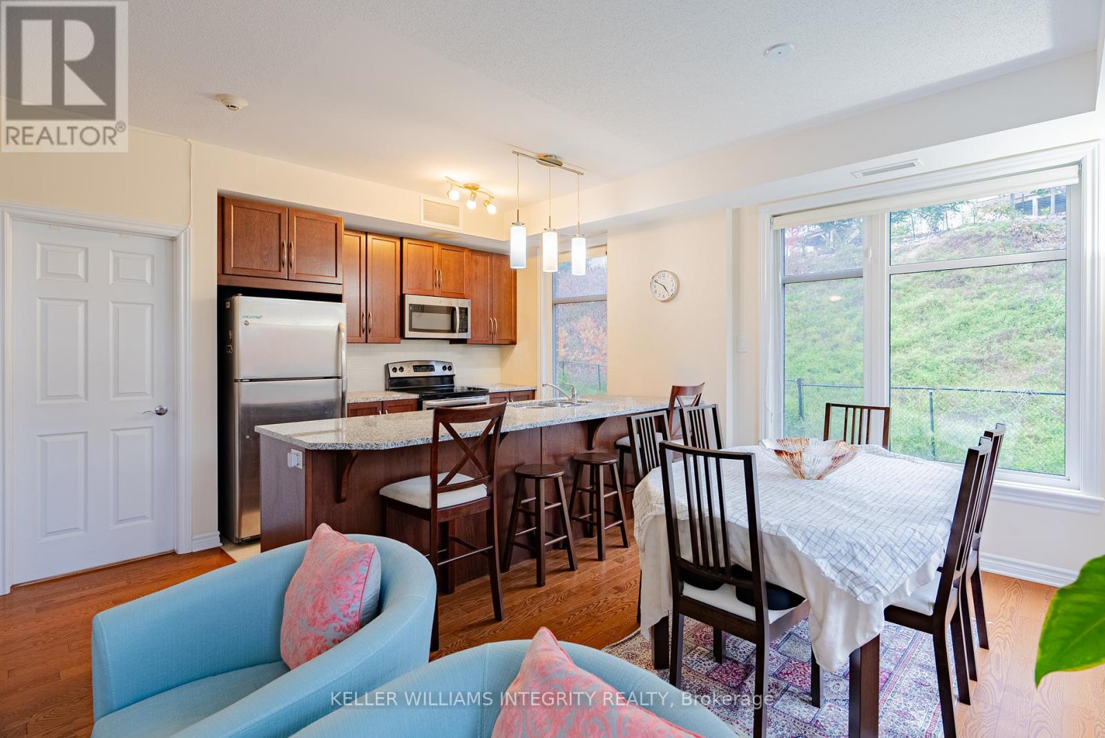 103 - 160 Guelph Priv Property Photo 10