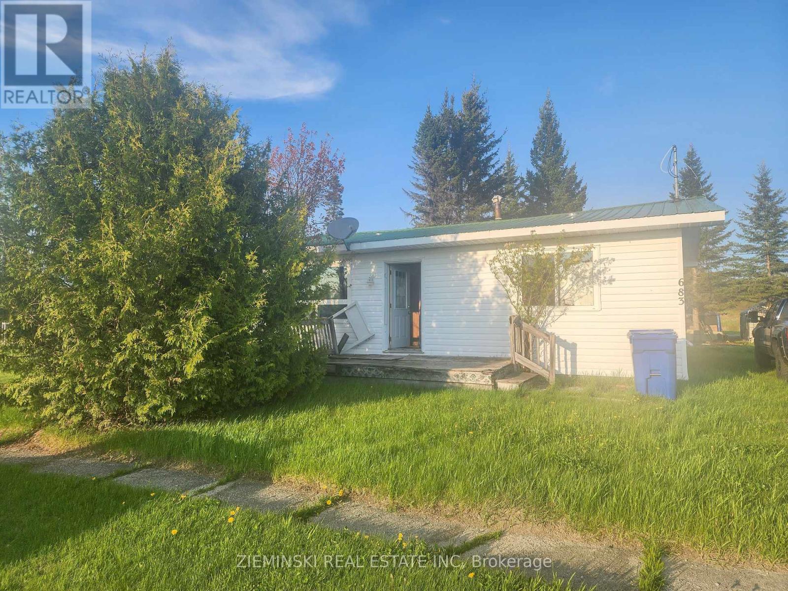 683 Gleason Avenue Property Photo 1