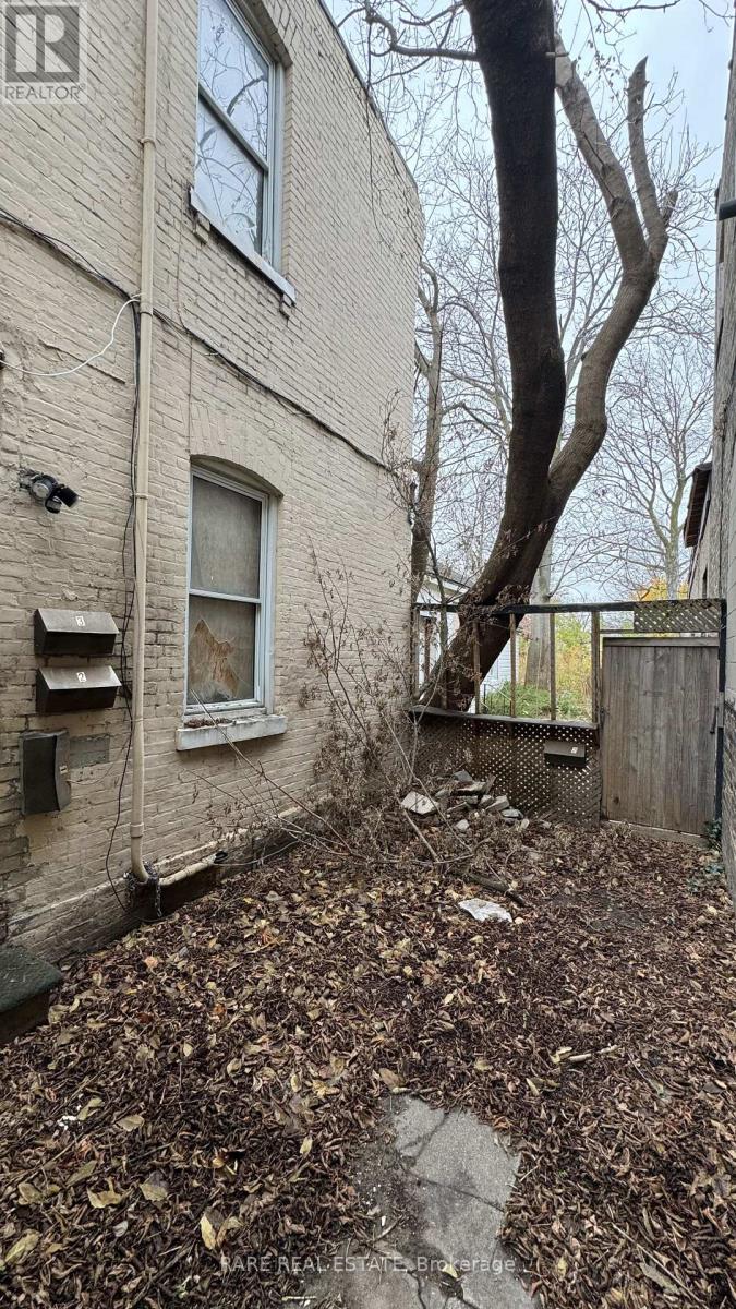 778-780 Dundas Street S Property Photo 6