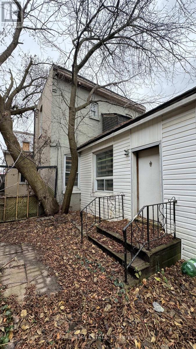 778-780 Dundas Street S Property Photo 7