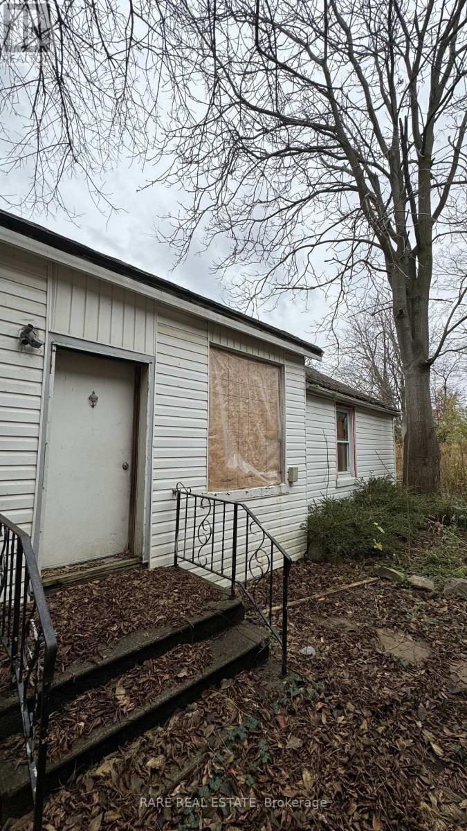 778-780 Dundas Street S Property Photo 8