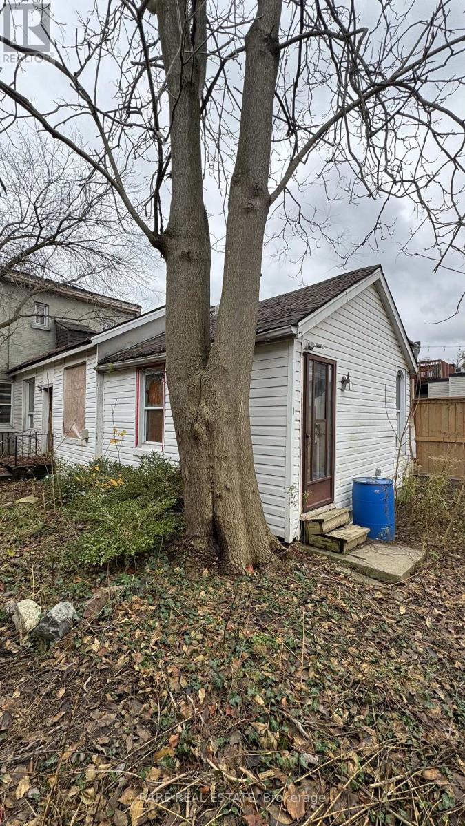 778-780 Dundas Street S Property Photo 11
