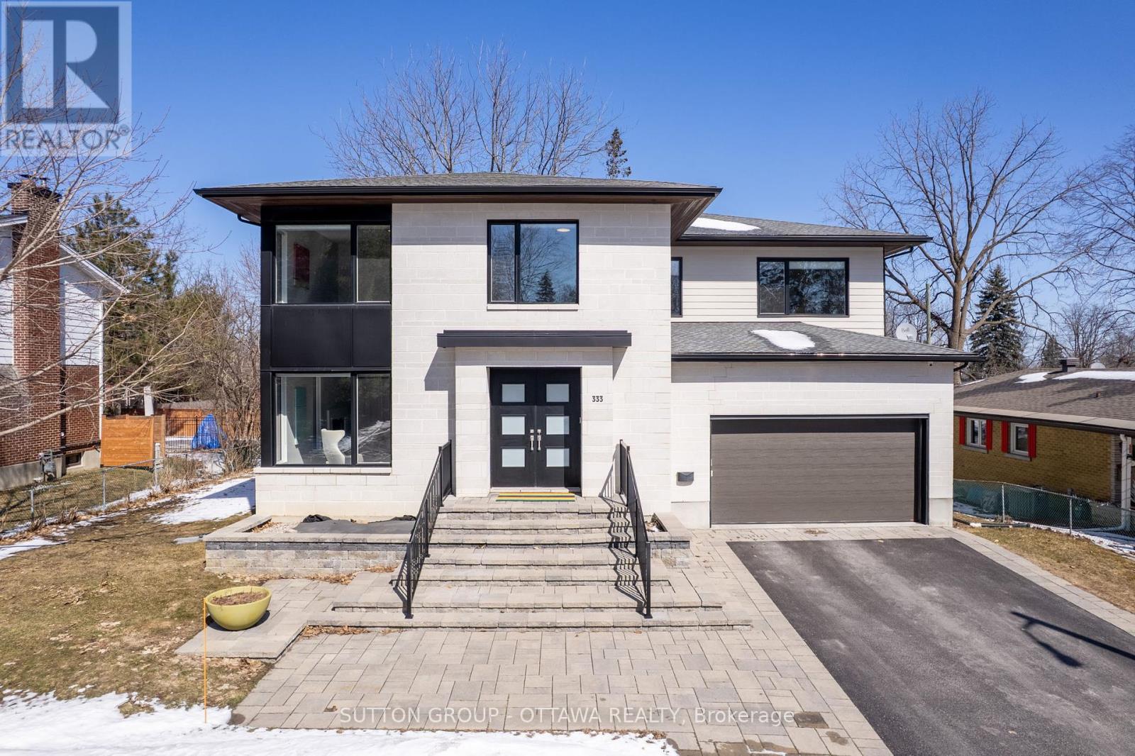 333 Summit Avenue W Property Photo 1