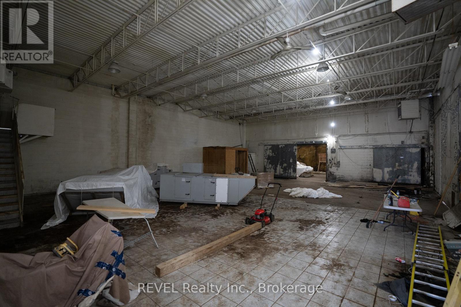 75 Ormond Street S Property Photo 7