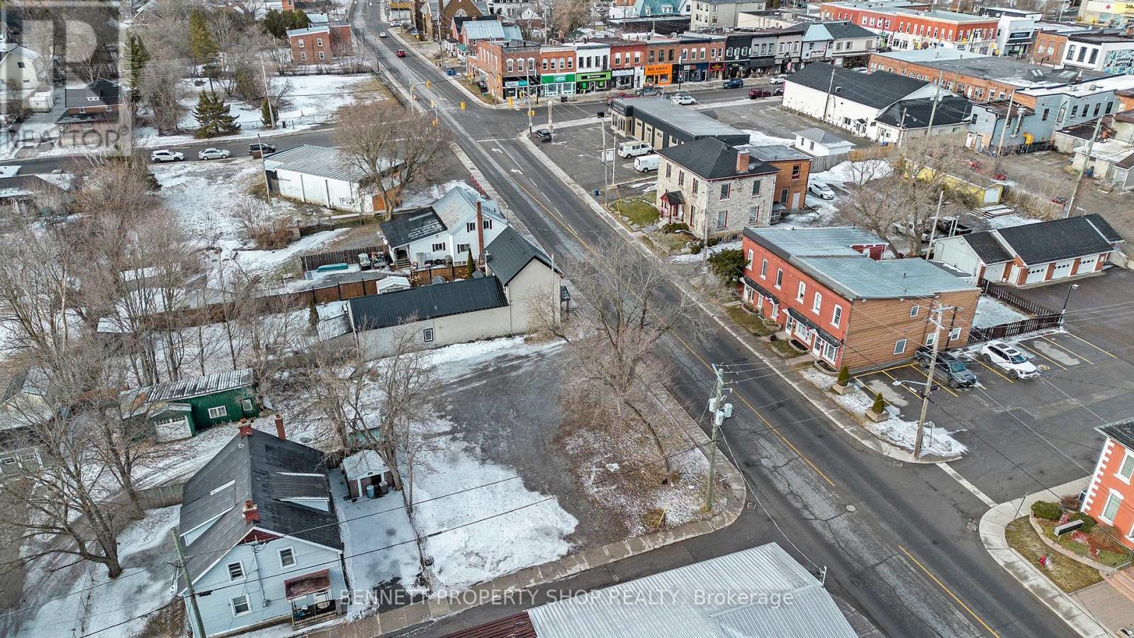 119 & 125 Daniel Street N Property Photo 8