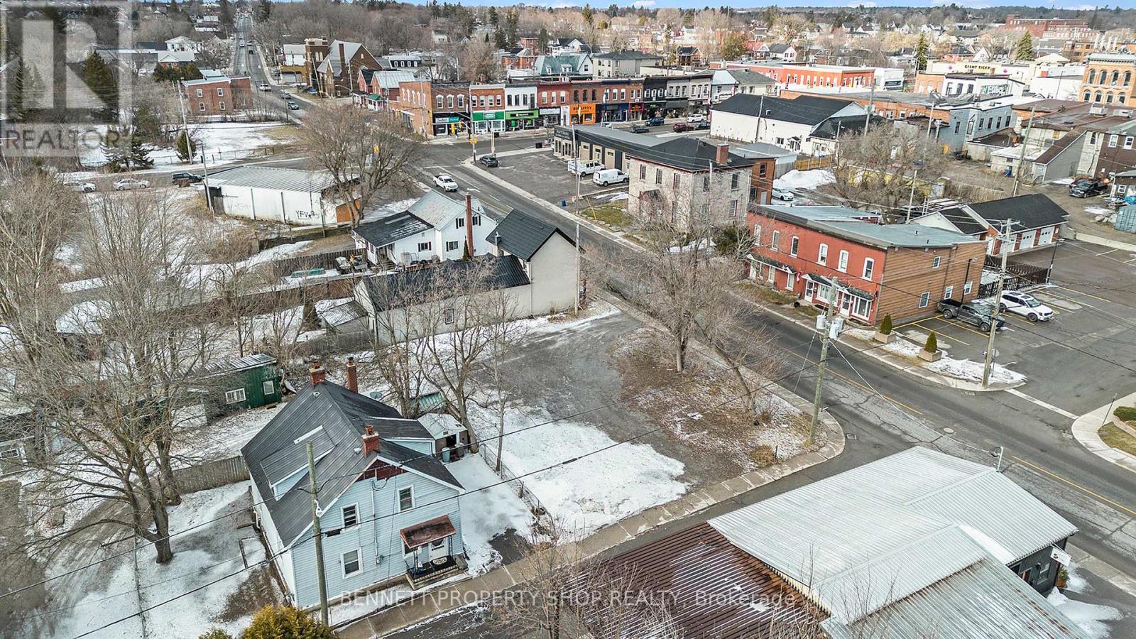 119 & 125 Daniel Street N Property Photo 11
