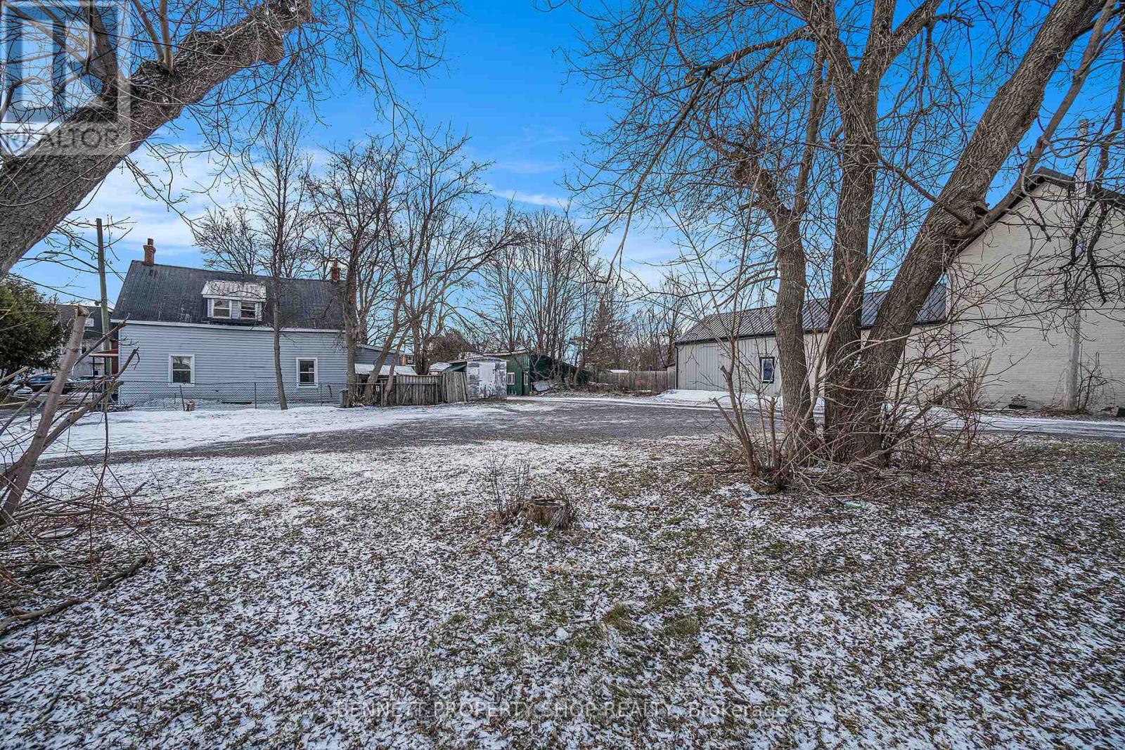 119 & 125 Daniel Street N Property Photo 19
