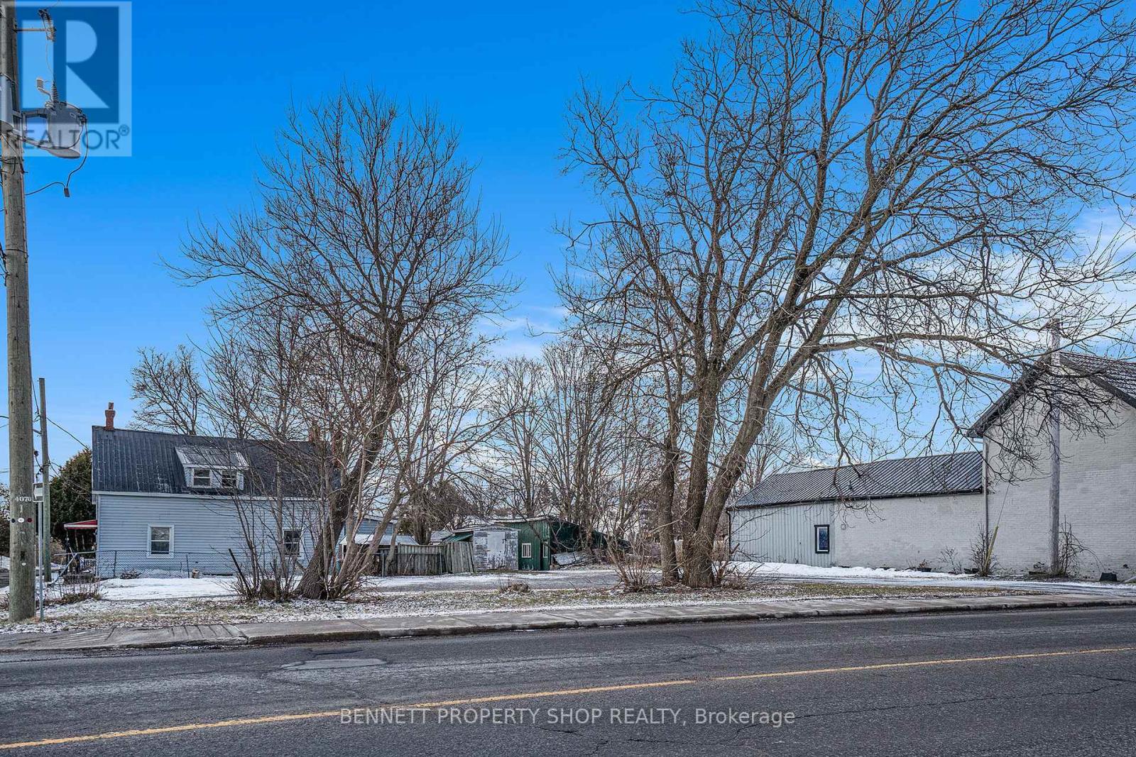 119 & 125 Daniel Street N Property Photo 22