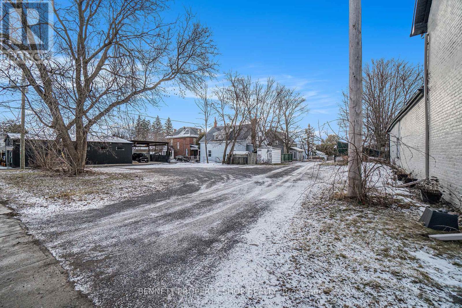 119 & 125 Daniel Street N Property Photo 26