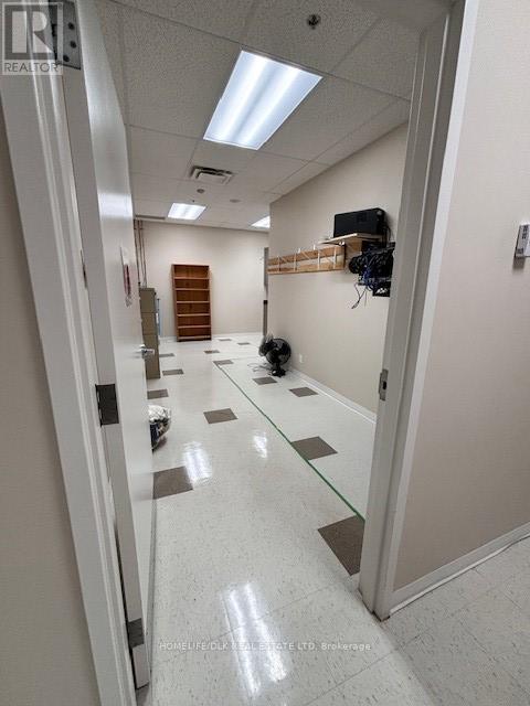 100 Strowger Boulevard Property Photo 20