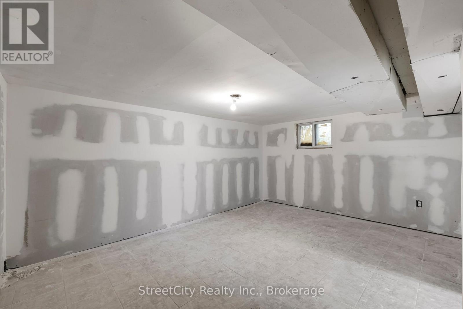 1 Milton Avenue Property Photo 15