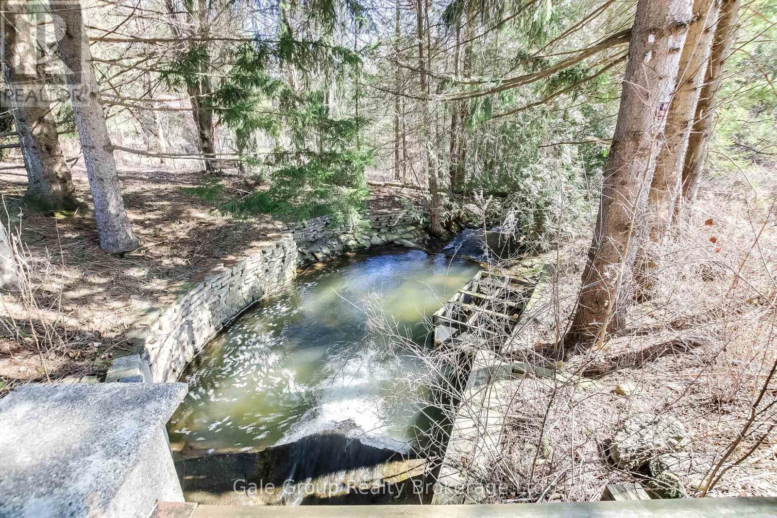 515398 11th Line Property Photo 40