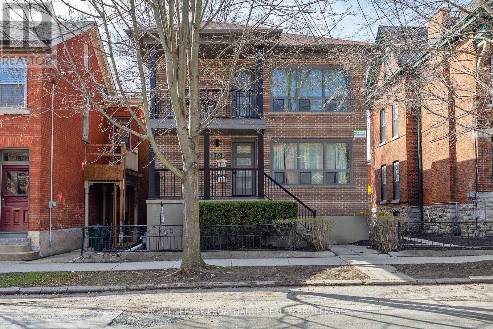 174 King Street E Property Photo 2