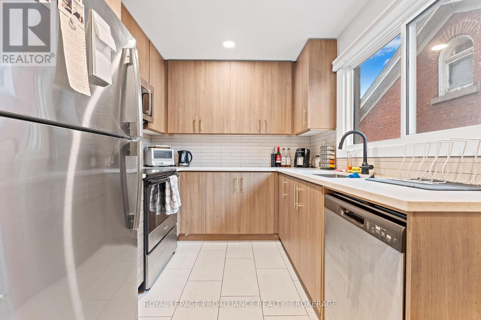 174 King Street E Property Photo 23