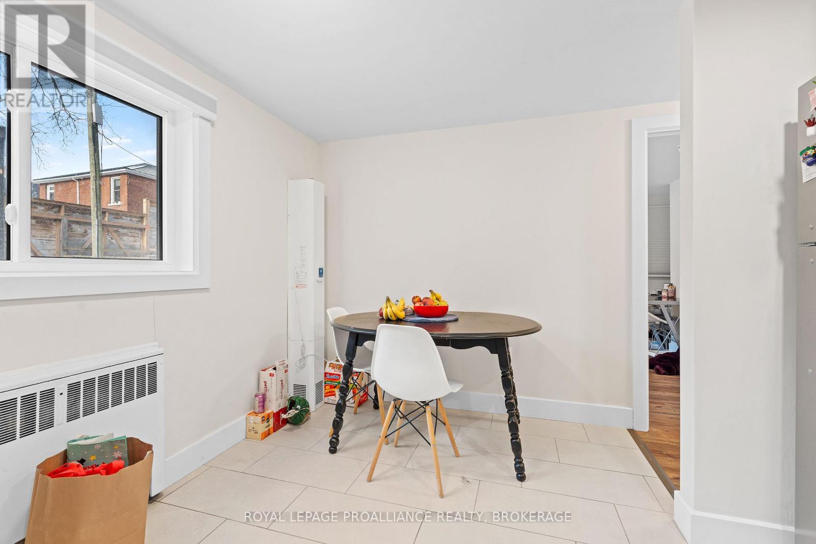 174 King Street E Property Photo 32