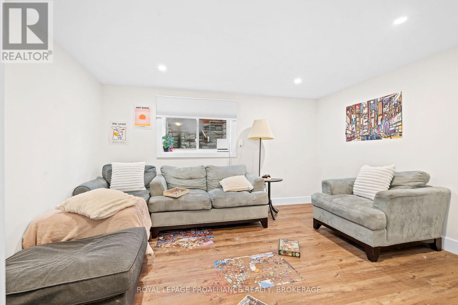 174 King Street E Property Photo 36