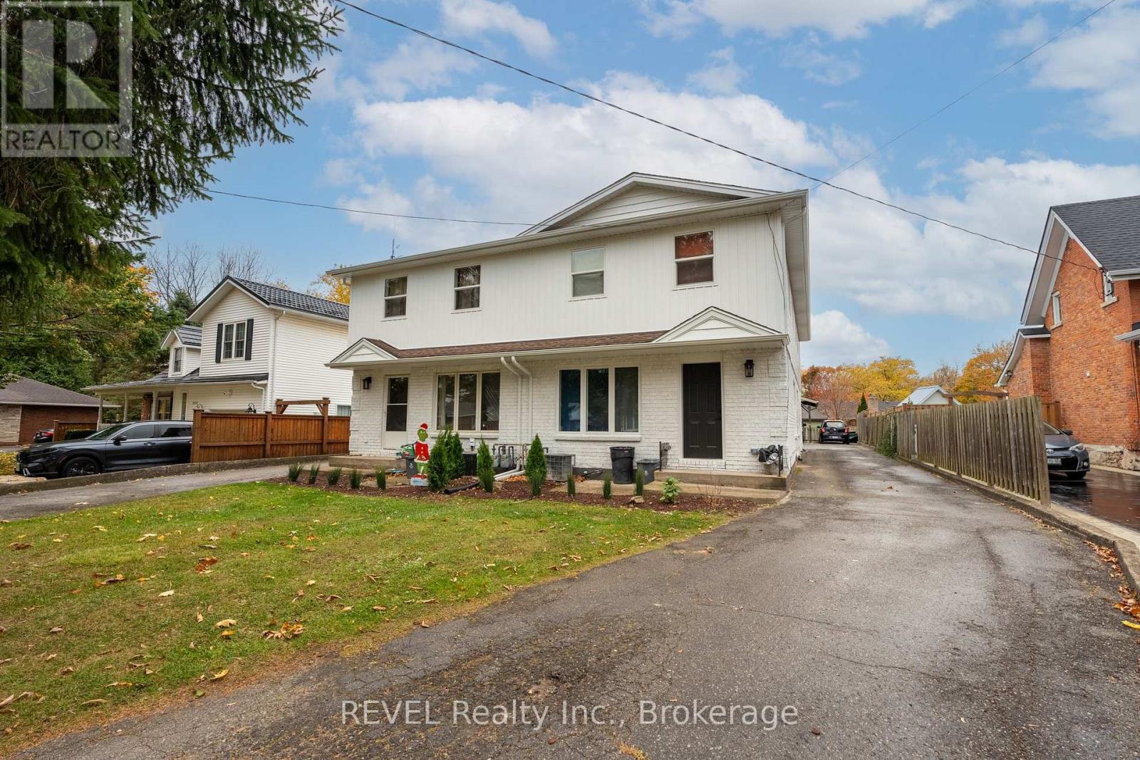 1372 Haist Street Property Photo 4