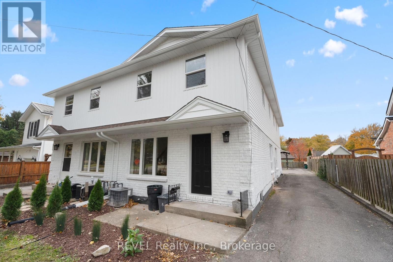 1372 Haist Street Property Photo 5