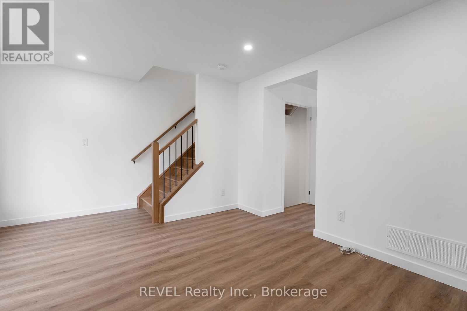 1372 Haist Street Property Photo 8