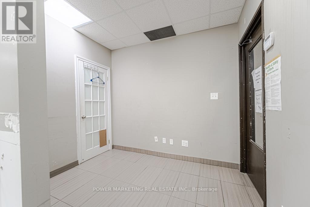 C - 1883 Bank Street Property Photo 14