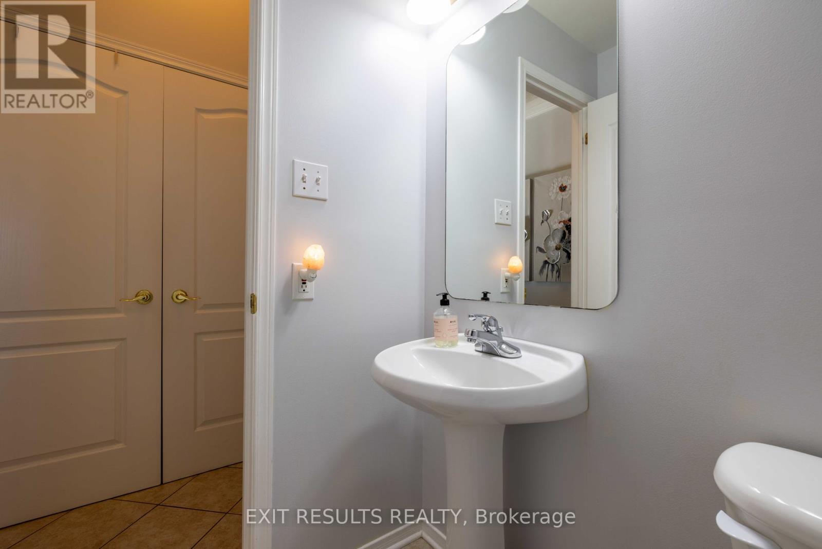 2056 Dorima Street Property Photo 6