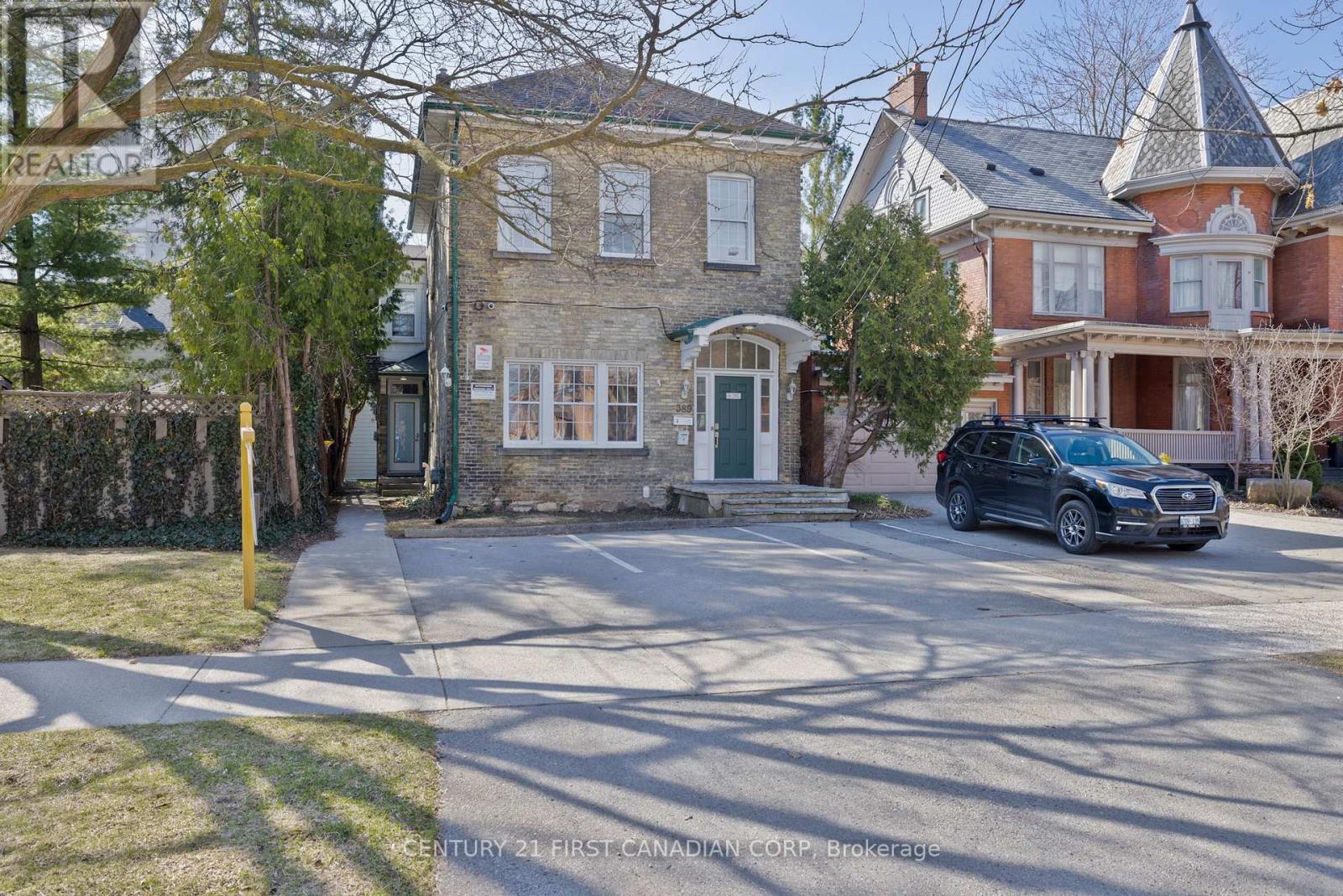389 Dufferin Avenue Property Photo 1