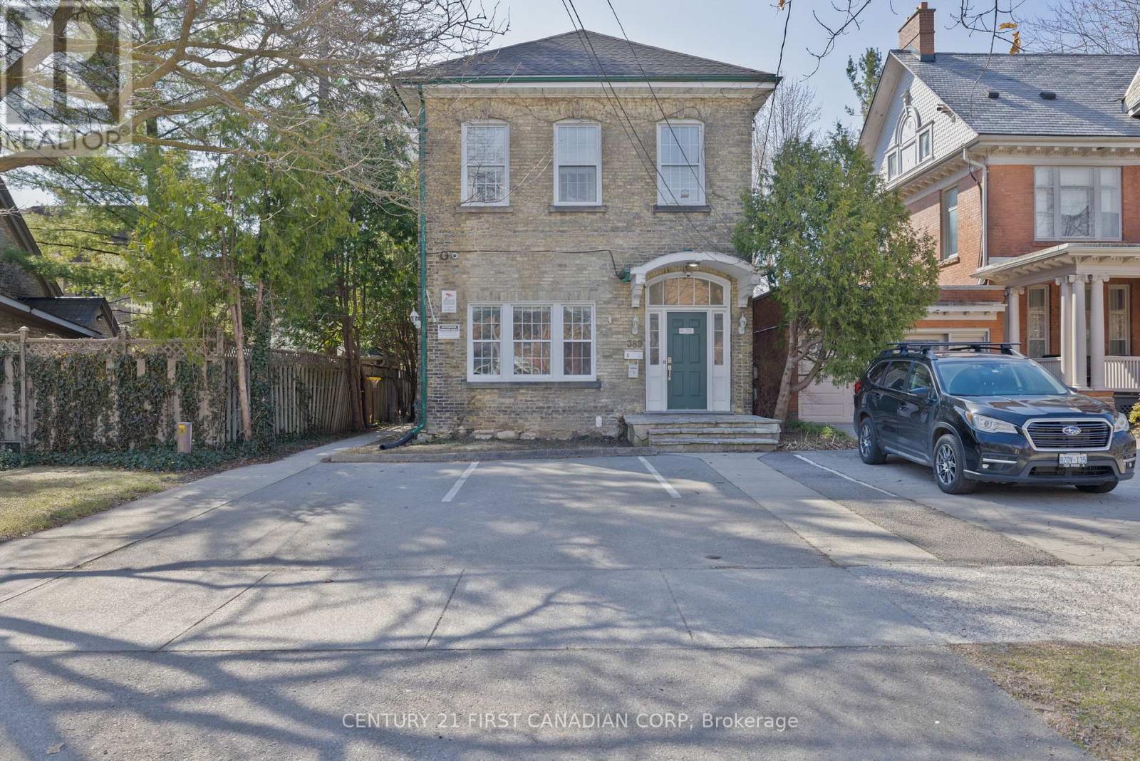 389 Dufferin Avenue Property Photo 2