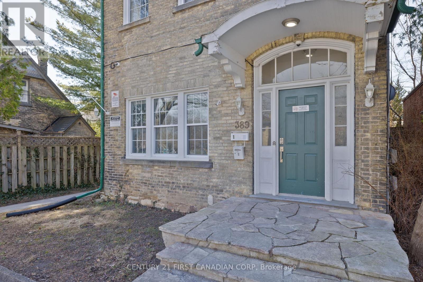 389 Dufferin Avenue Property Photo 3