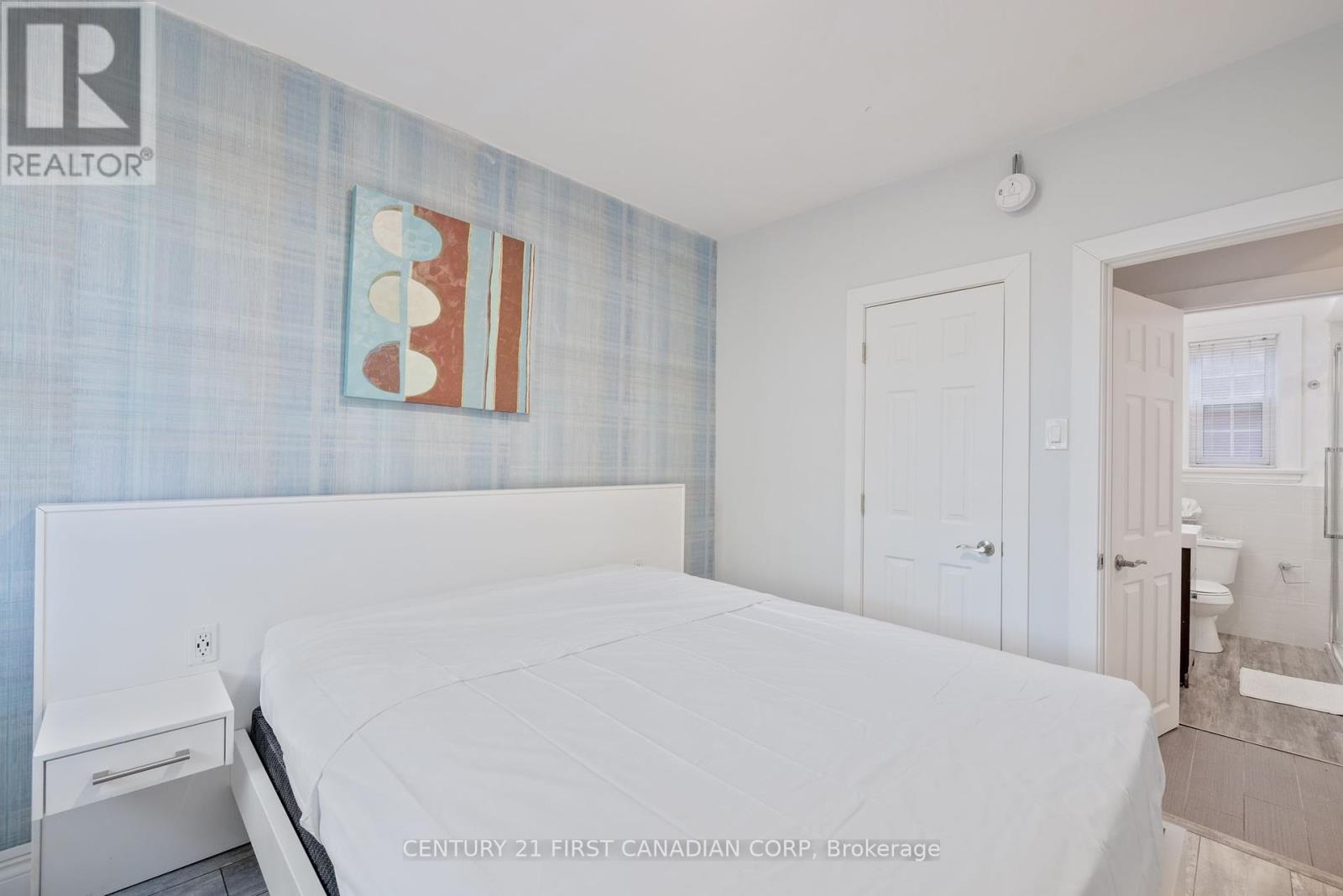 389 Dufferin Avenue Property Photo 13