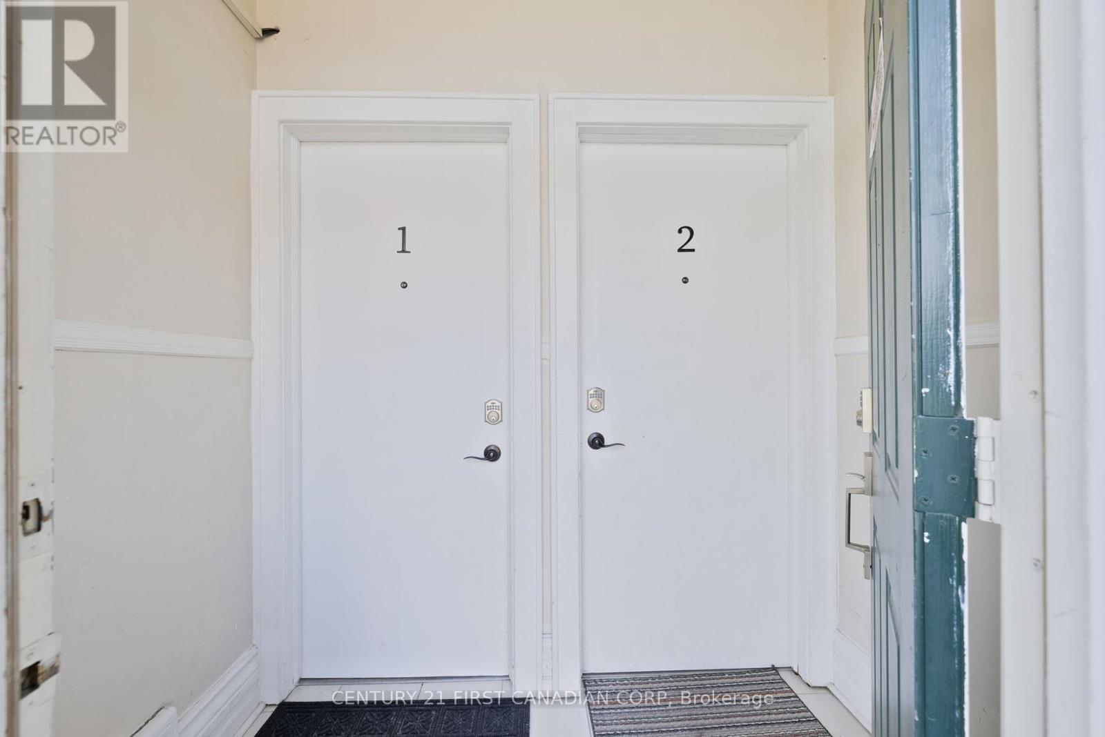 389 Dufferin Avenue Property Photo 16