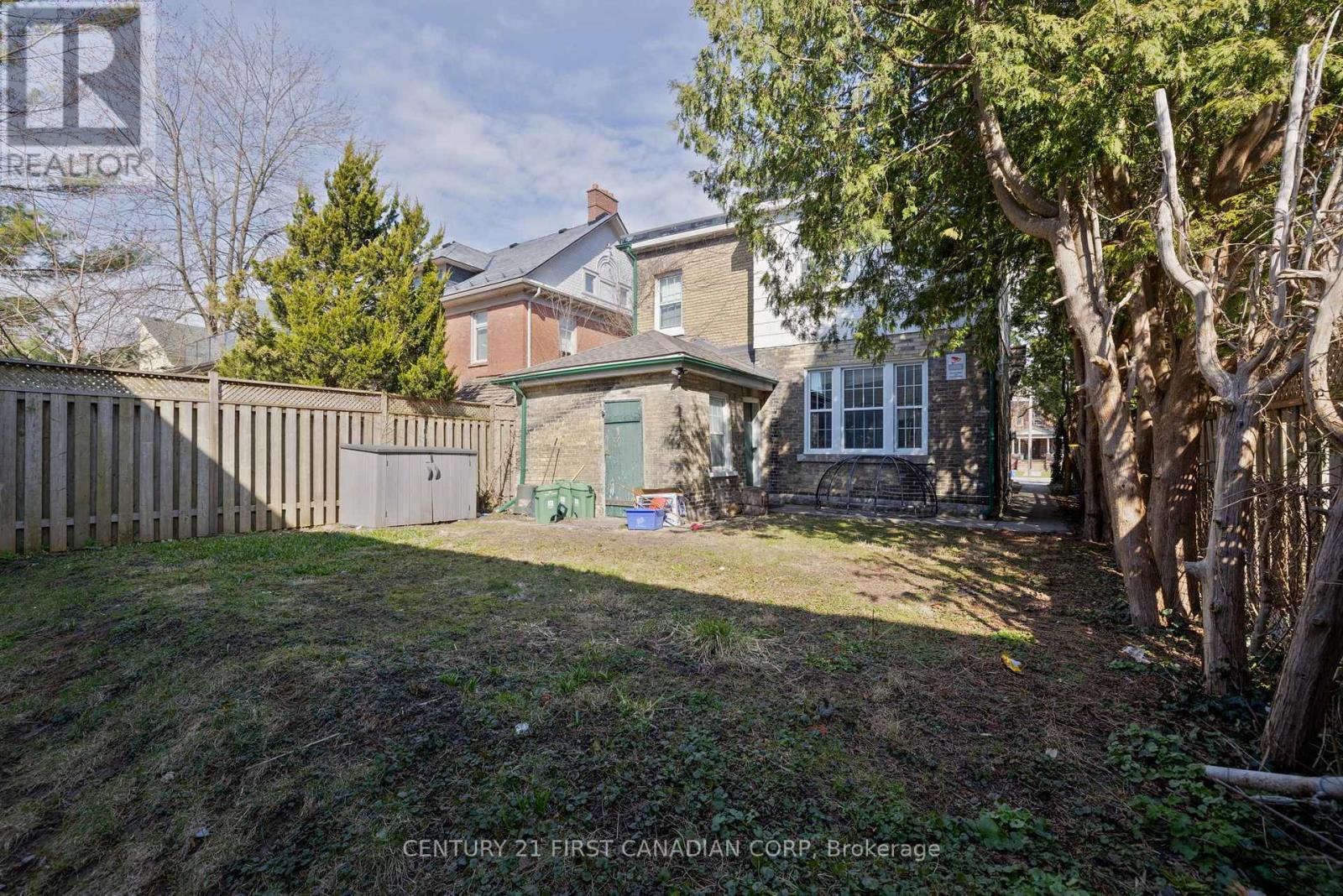 389 Dufferin Avenue Property Photo 20
