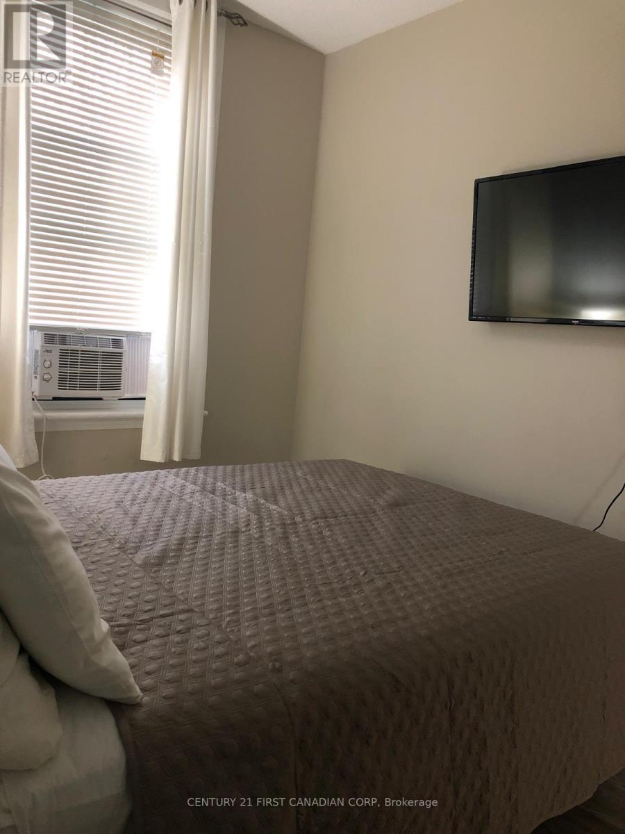 389 Dufferin Avenue Property Photo 42