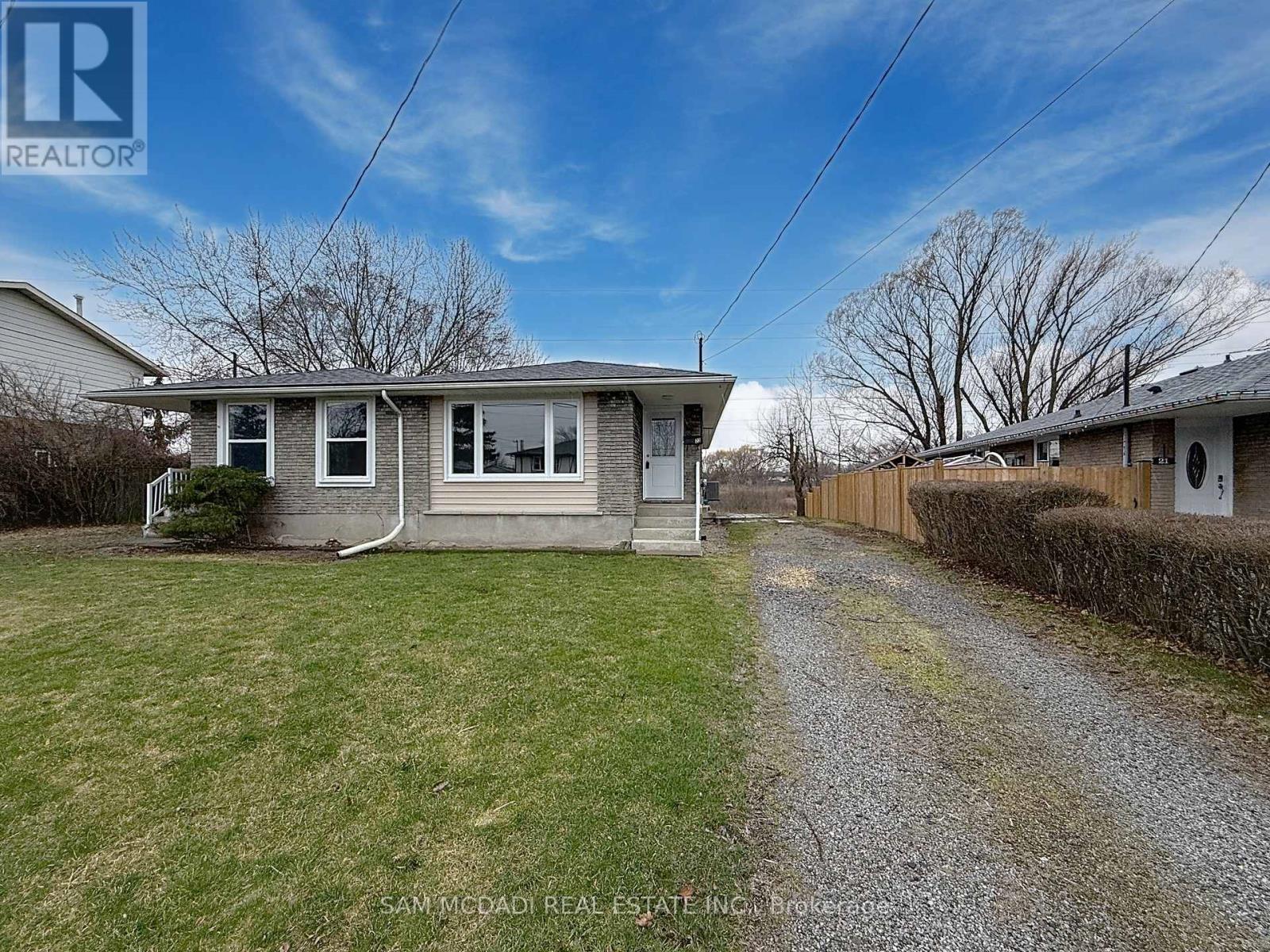 23 Deerfield Parkway Property Photo 1